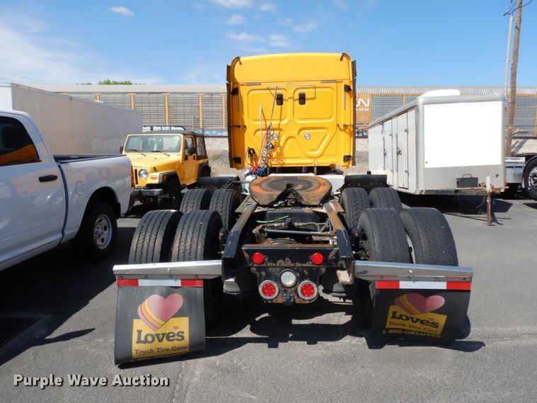 image for item DC2091 2016 Freightliner Cascadia 125  semi truck