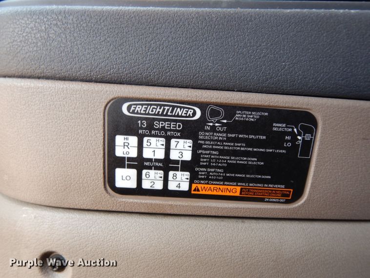 image for item DC2091 2016 Freightliner Cascadia 125  semi truck