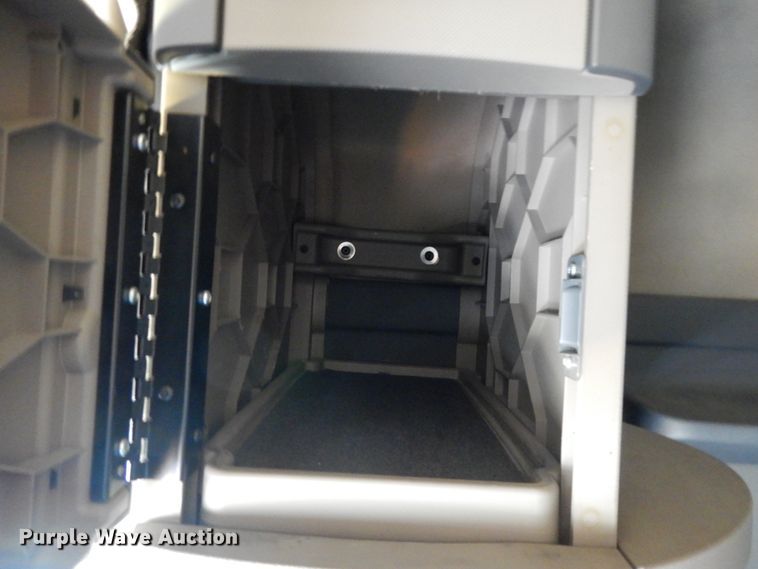 image for item DC2091 2016 Freightliner Cascadia 125  semi truck