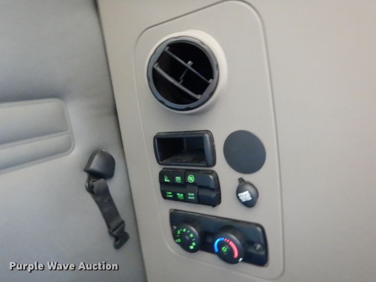 image for item DC2091 2016 Freightliner Cascadia 125  semi truck