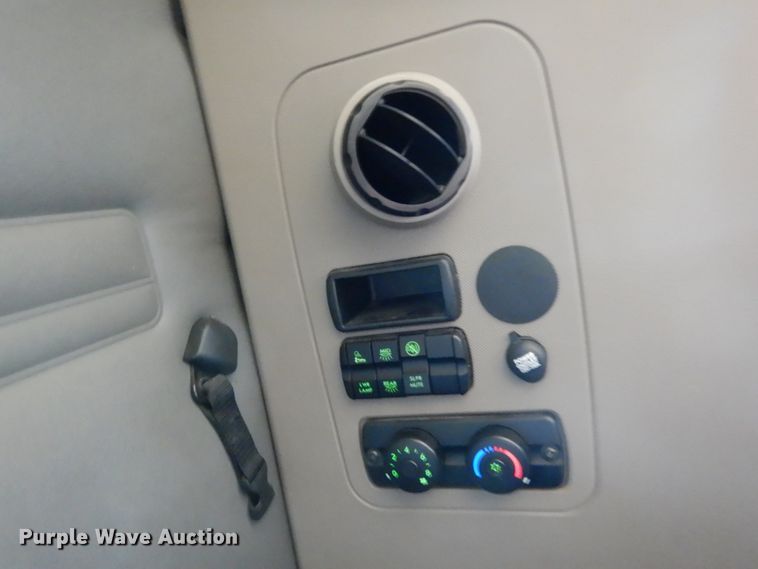 image for item DC2091 2016 Freightliner Cascadia 125  semi truck