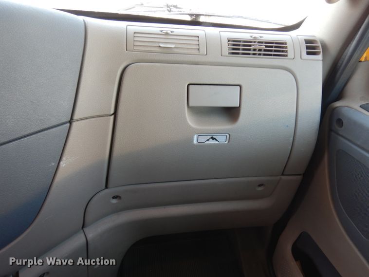 image for item DC2091 2016 Freightliner Cascadia 125  semi truck