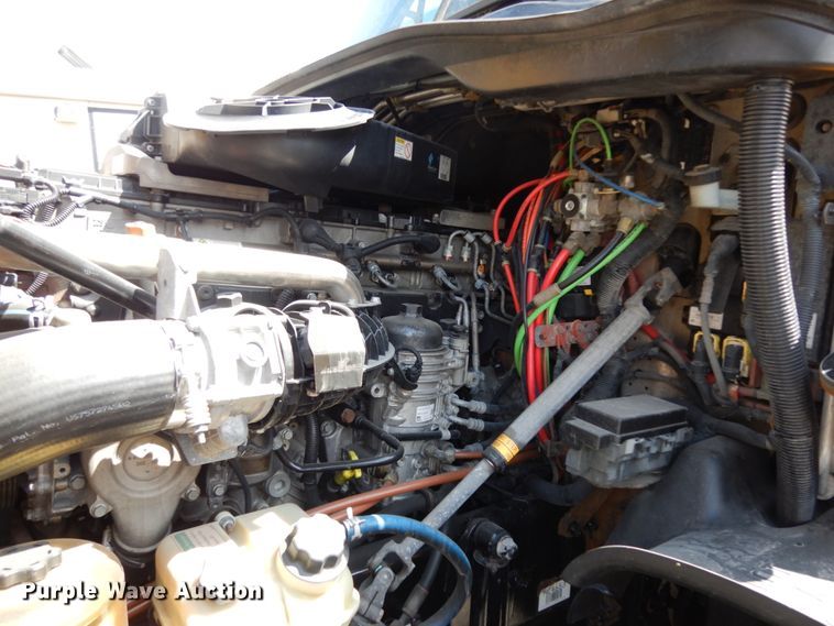 image for item DC2091 2016 Freightliner Cascadia 125  semi truck