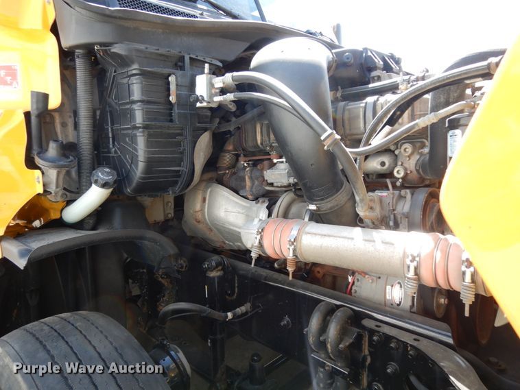 image for item DC2091 2016 Freightliner Cascadia 125  semi truck