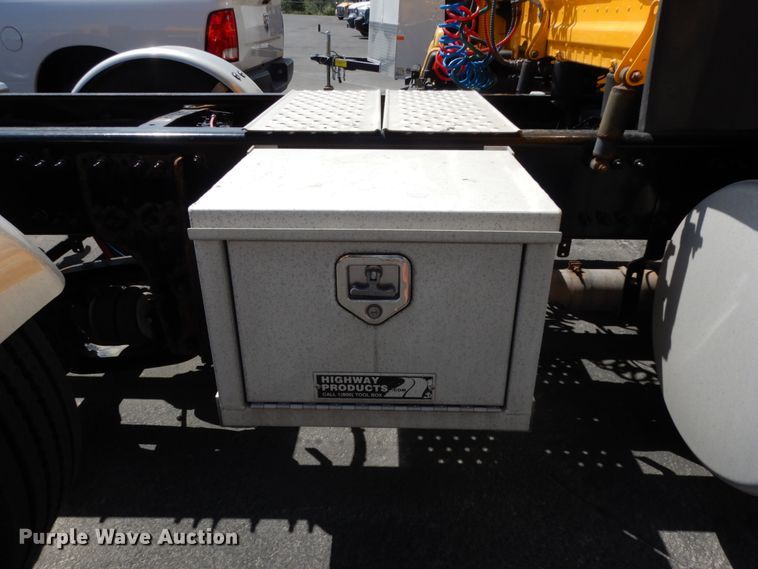 image for item DC2091 2016 Freightliner Cascadia 125  semi truck