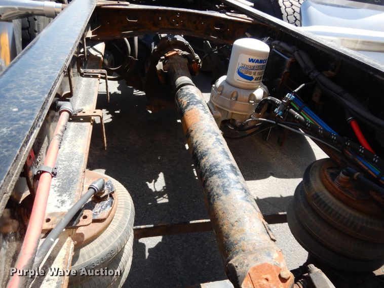 image for item DC2091 2016 Freightliner Cascadia 125  semi truck