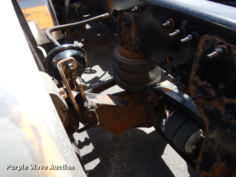 image for item DC2091 2016 Freightliner Cascadia 125  semi truck