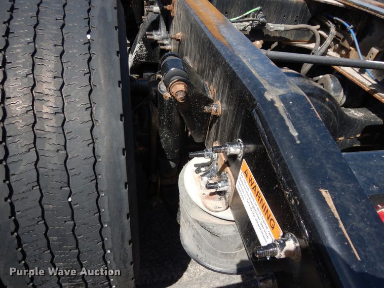 image for item DC2091 2016 Freightliner Cascadia 125  semi truck