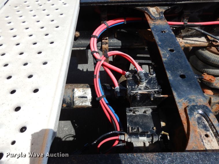 image for item DC2091 2016 Freightliner Cascadia 125  semi truck