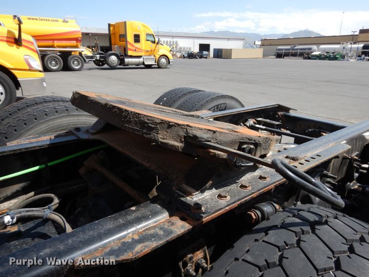 image for item DC2091 2016 Freightliner Cascadia 125  semi truck