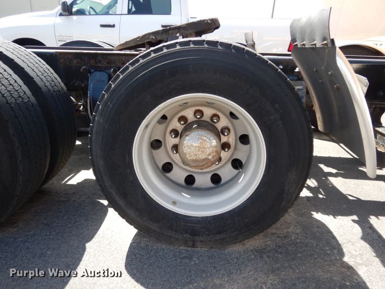 image for item DC2091 2016 Freightliner Cascadia 125  semi truck