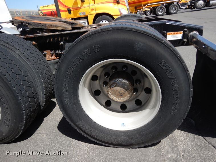 image for item DC2091 2016 Freightliner Cascadia 125  semi truck