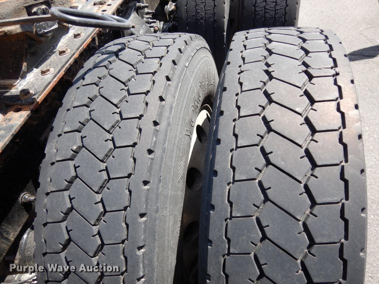 image for item DC2091 2016 Freightliner Cascadia 125  semi truck