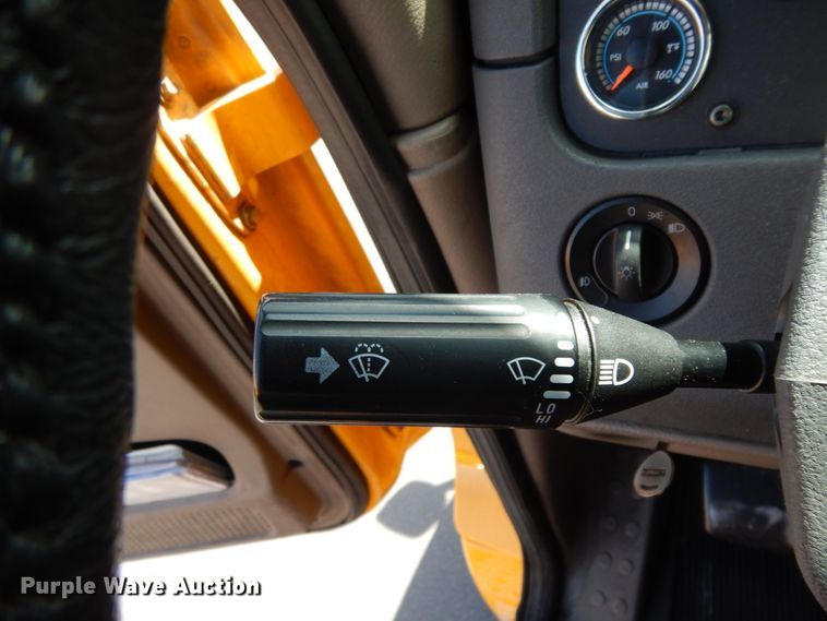 image for item DC2092 2018 Freightliner Cascadia 125  semi truck