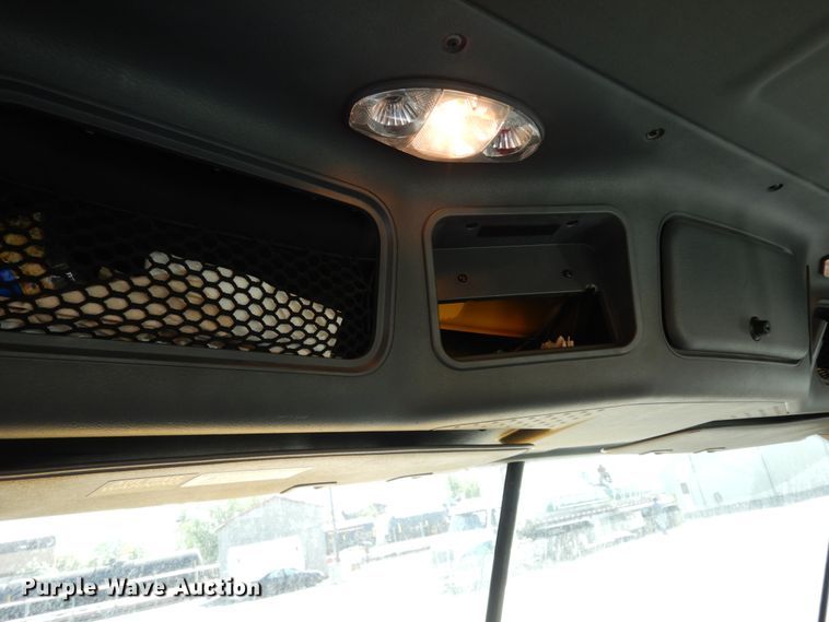 image for item DC2092 2018 Freightliner Cascadia 125  semi truck