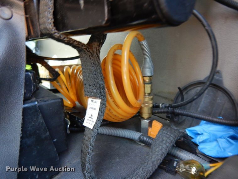 image for item DC2092 2018 Freightliner Cascadia 125  semi truck