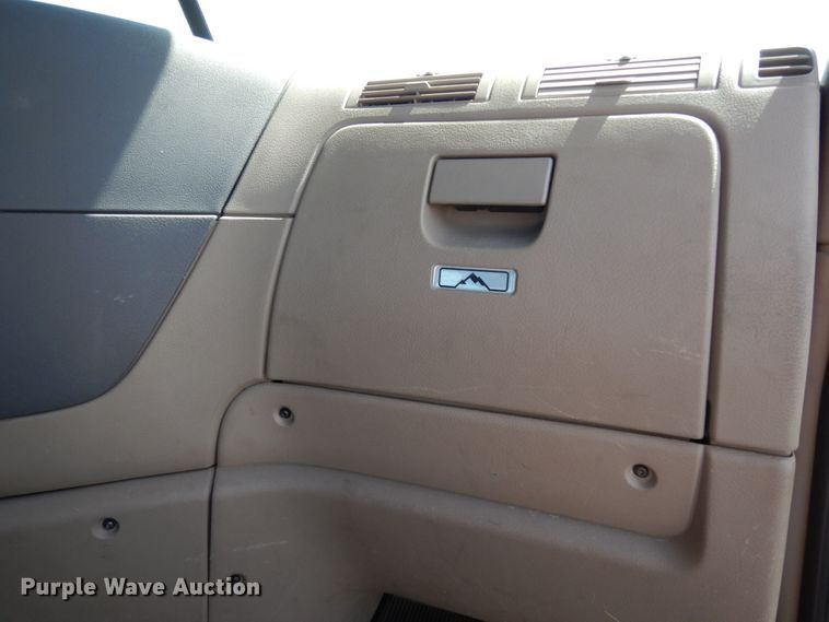 image for item DC2092 2018 Freightliner Cascadia 125  semi truck