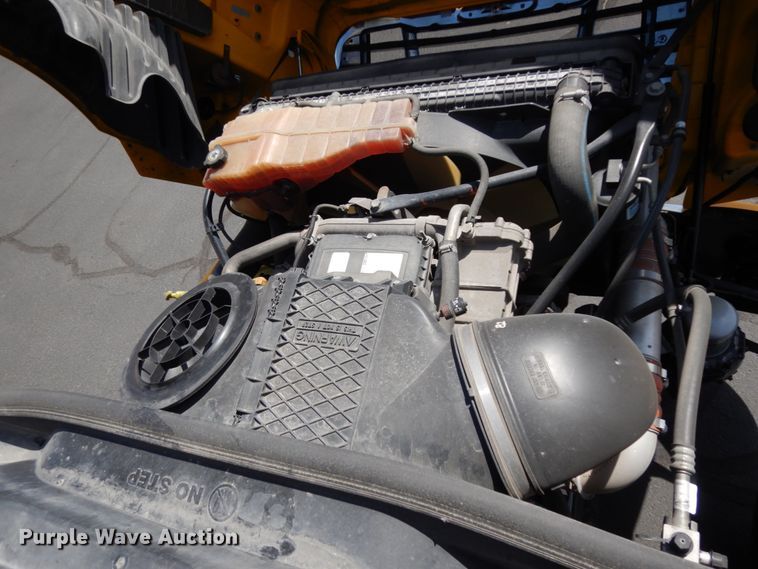 image for item DC2092 2018 Freightliner Cascadia 125  semi truck