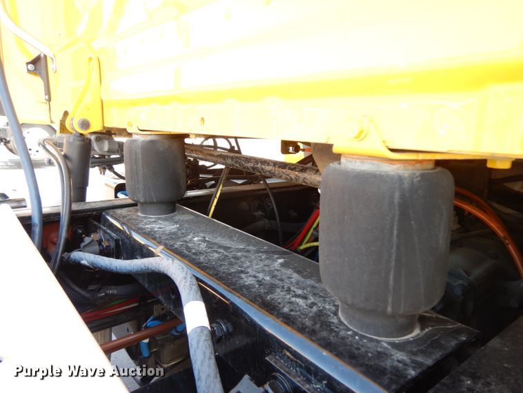 image for item DC2092 2018 Freightliner Cascadia 125  semi truck