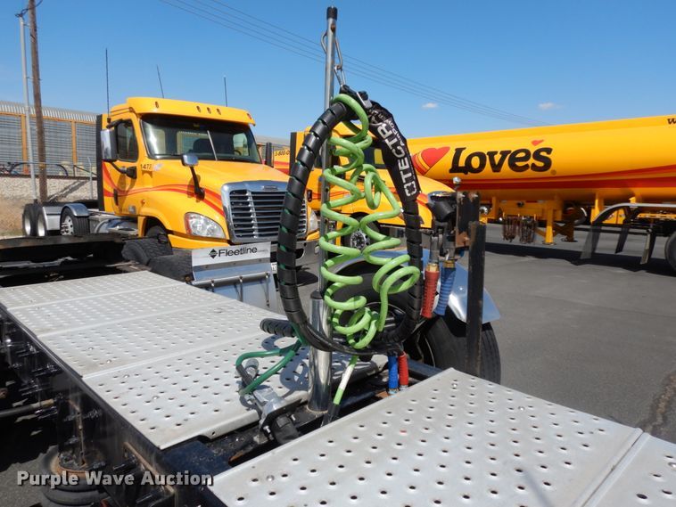 image for item DC2092 2018 Freightliner Cascadia 125  semi truck