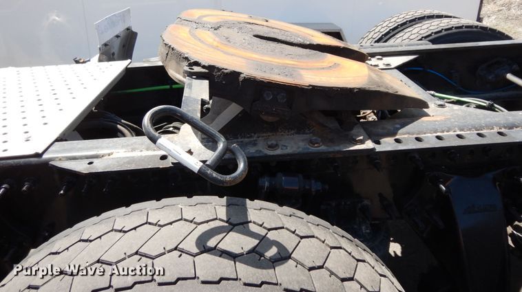 image for item DC2092 2018 Freightliner Cascadia 125  semi truck