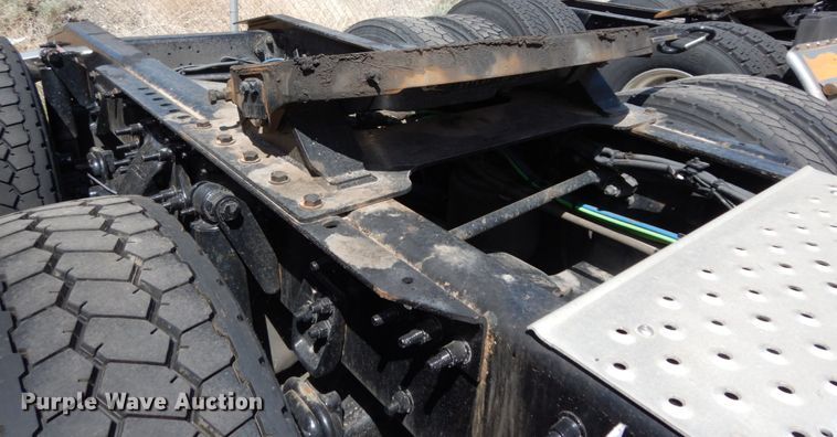 image for item DC2092 2018 Freightliner Cascadia 125  semi truck