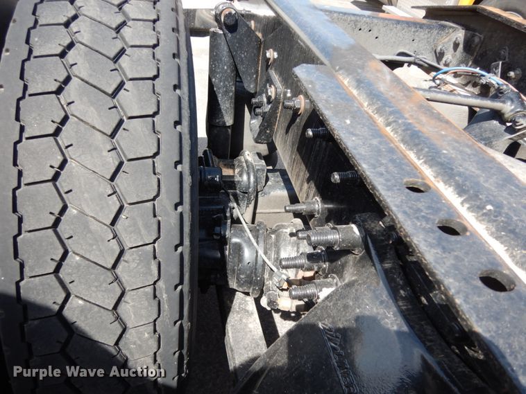 image for item DC2092 2018 Freightliner Cascadia 125  semi truck