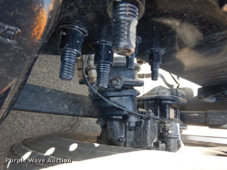 image for item DC2092 2018 Freightliner Cascadia 125  semi truck