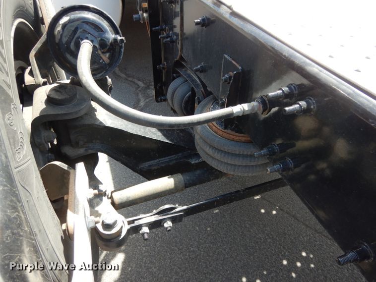 image for item DC2092 2018 Freightliner Cascadia 125  semi truck