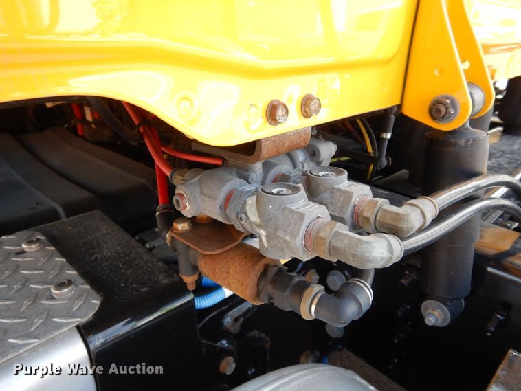 image for item DC2092 2018 Freightliner Cascadia 125  semi truck