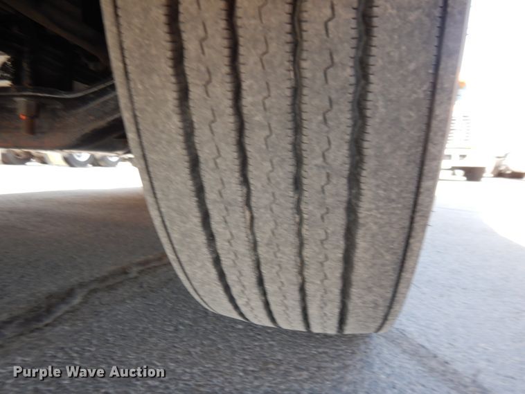 image for item DC2092 2018 Freightliner Cascadia 125  semi truck