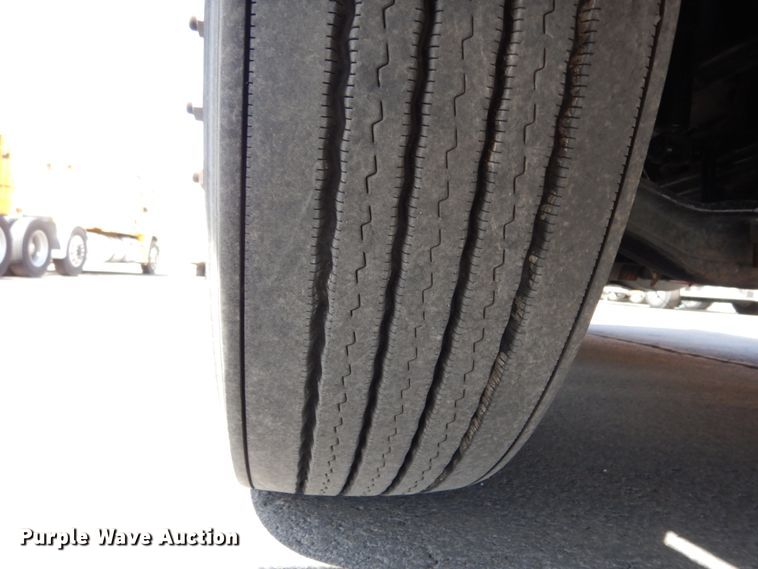 image for item DC2092 2018 Freightliner Cascadia 125  semi truck