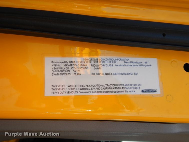 image for item DC2092 2018 Freightliner Cascadia 125  semi truck