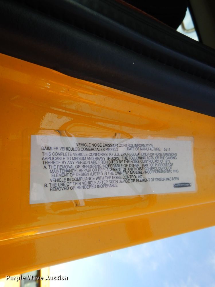 image for item DC2092 2018 Freightliner Cascadia 125  semi truck