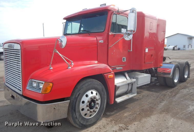 image for item DF6793 1997 Freightliner FLD120  semi truck