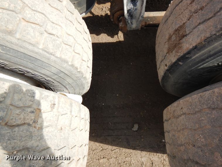 image for item DF6793 1997 Freightliner FLD120  semi truck