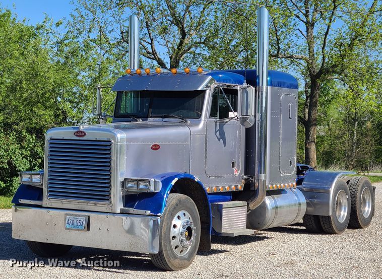 image for item DH5988 2001 Peterbilt 379  semi truck