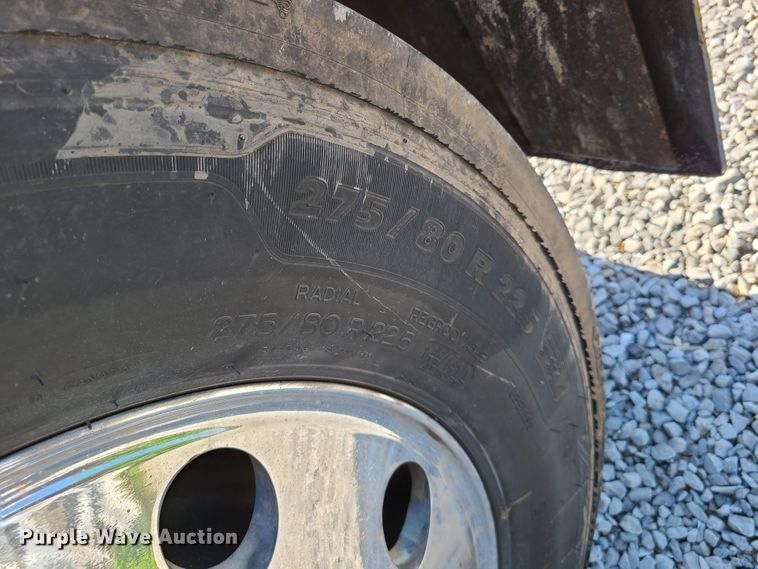 image for item DH5988 2001 Peterbilt 379  semi truck