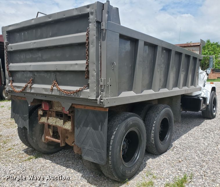 image for item DI5138 1984 GMC Brigadier  dump truck