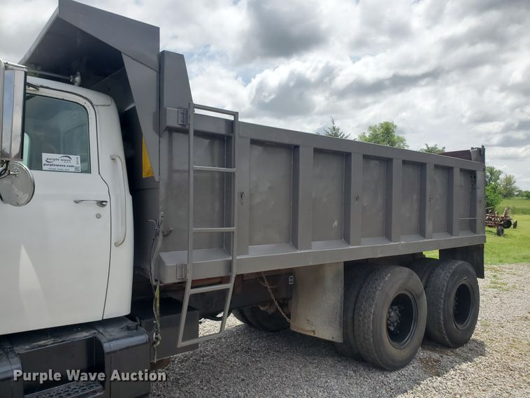 image for item DI5138 1984 GMC Brigadier  dump truck