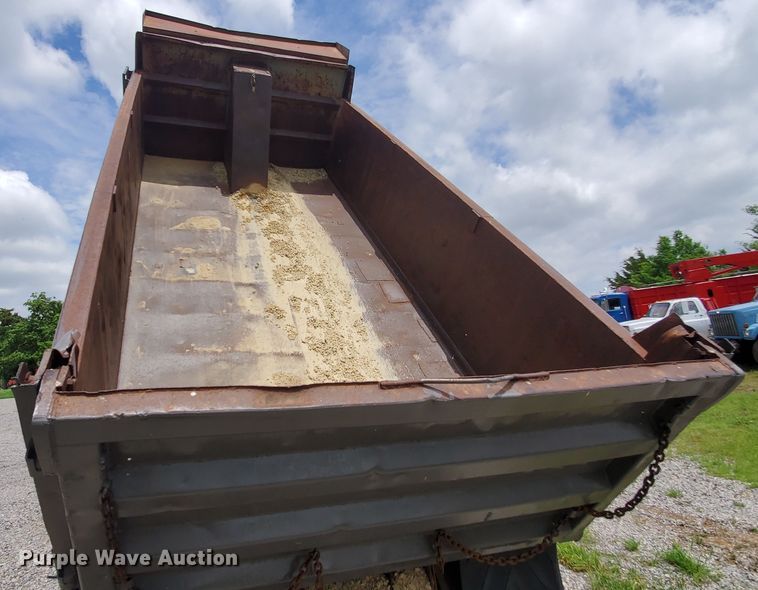 image for item DI5138 1984 GMC Brigadier  dump truck