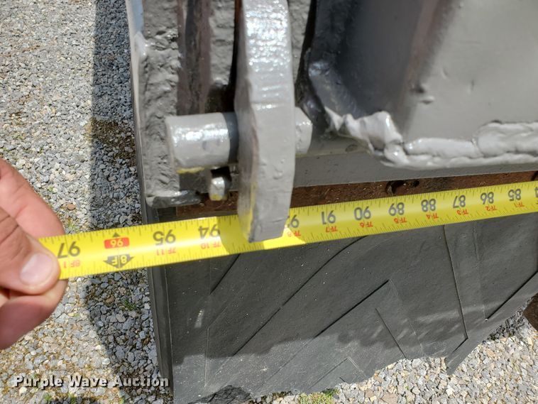 image for item DI5138 1984 GMC Brigadier  dump truck