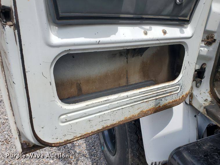 image for item DI5138 1984 GMC Brigadier  dump truck