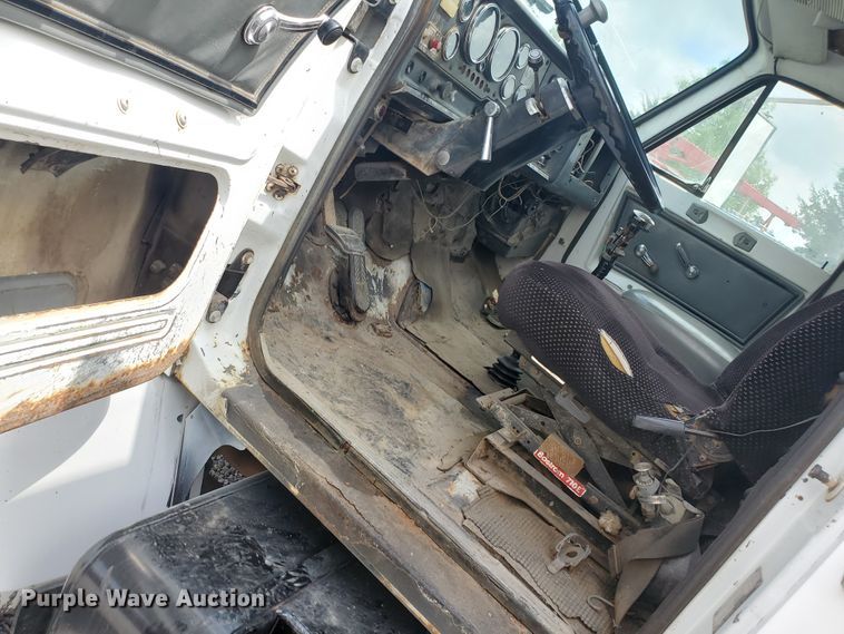 image for item DI5138 1984 GMC Brigadier  dump truck