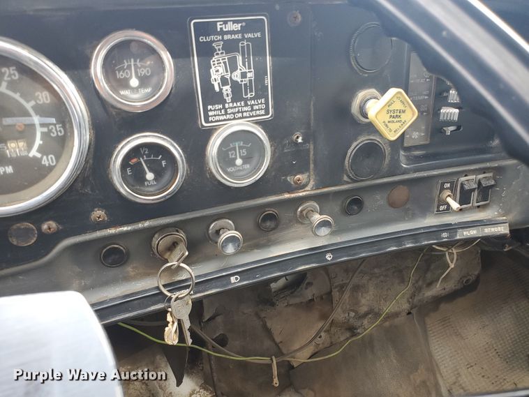 image for item DI5138 1984 GMC Brigadier  dump truck