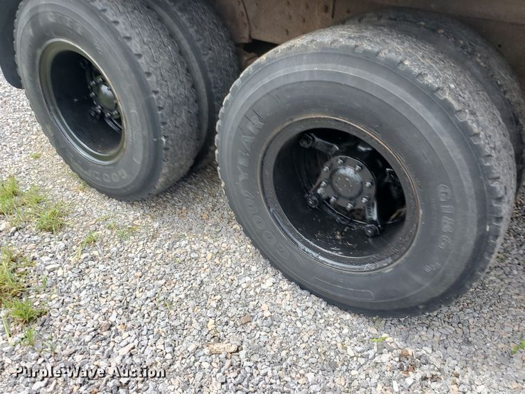 image for item DI5138 1984 GMC Brigadier  dump truck