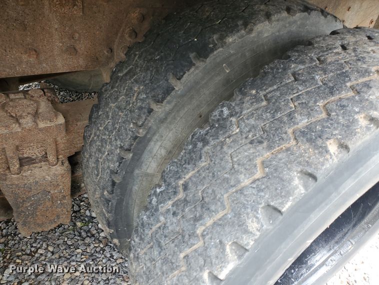 image for item DI5138 1984 GMC Brigadier  dump truck