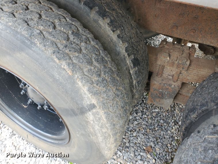 image for item DI5138 1984 GMC Brigadier  dump truck