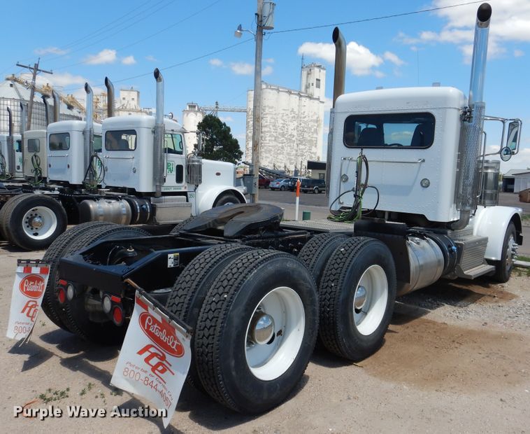 image for item DI5627 2017 Peterbilt 389  semi truck