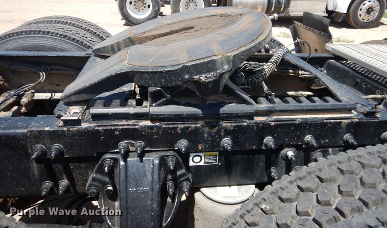 image for item DI5627 2017 Peterbilt 389  semi truck